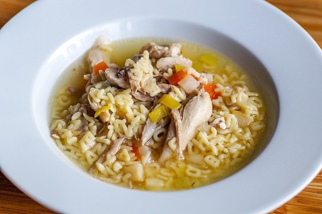 sopa de pollo